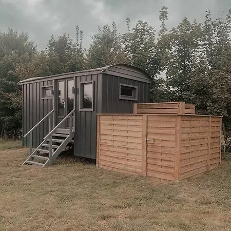 The Piggery - Luxe Hut Retreat